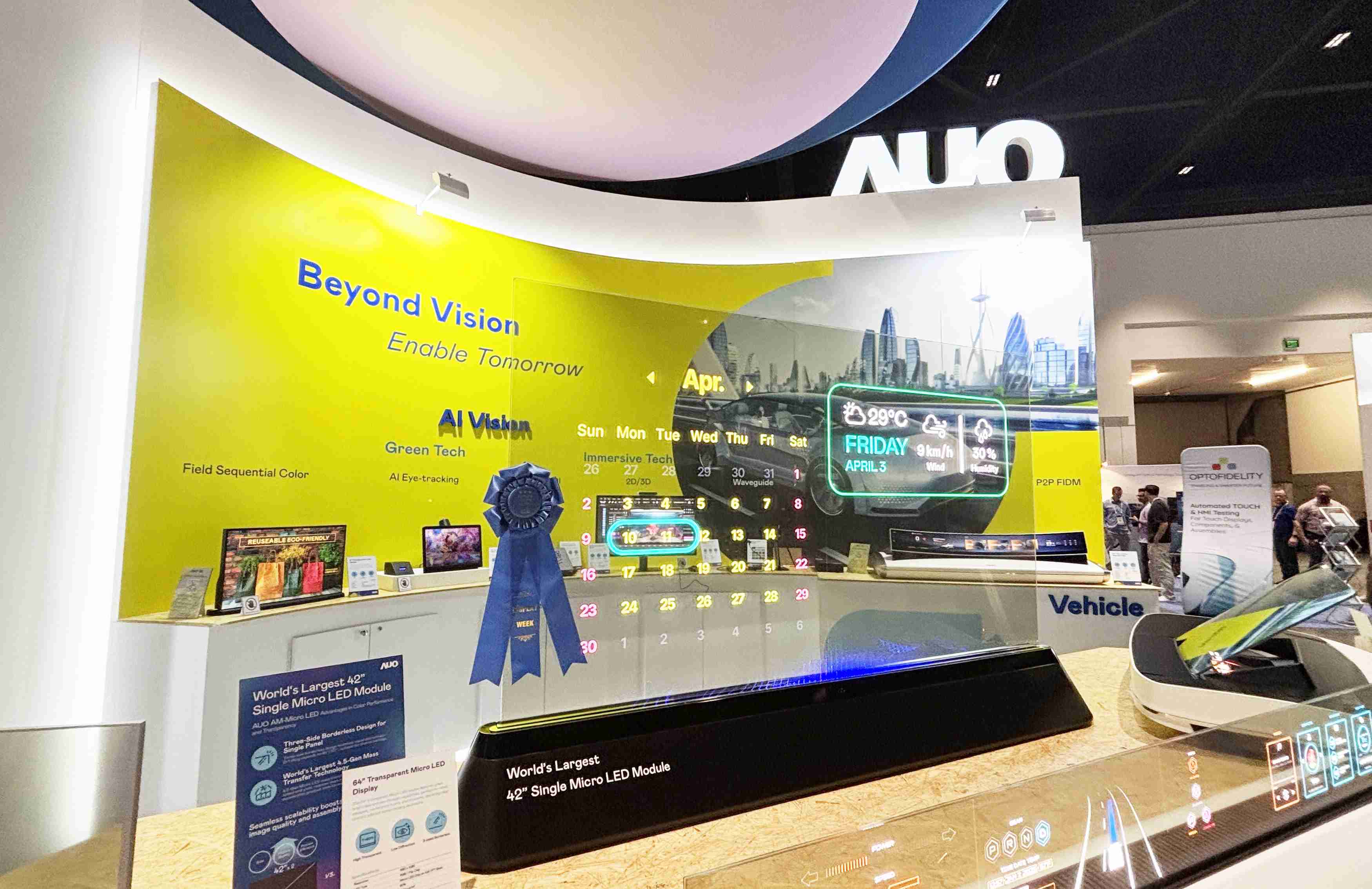 人生就是博64吋透明Micro LED显示器获〝最佳Micro LED技术应用奖〞，，，，其绝妙的透明穿透特性，，同时具备1,000 nits的高亮度表现，，，并透过精细的无缝拼接延伸，，可依需求灵活应用于多元场域，，展现出Micro LED显示技术划时空的无限潜力